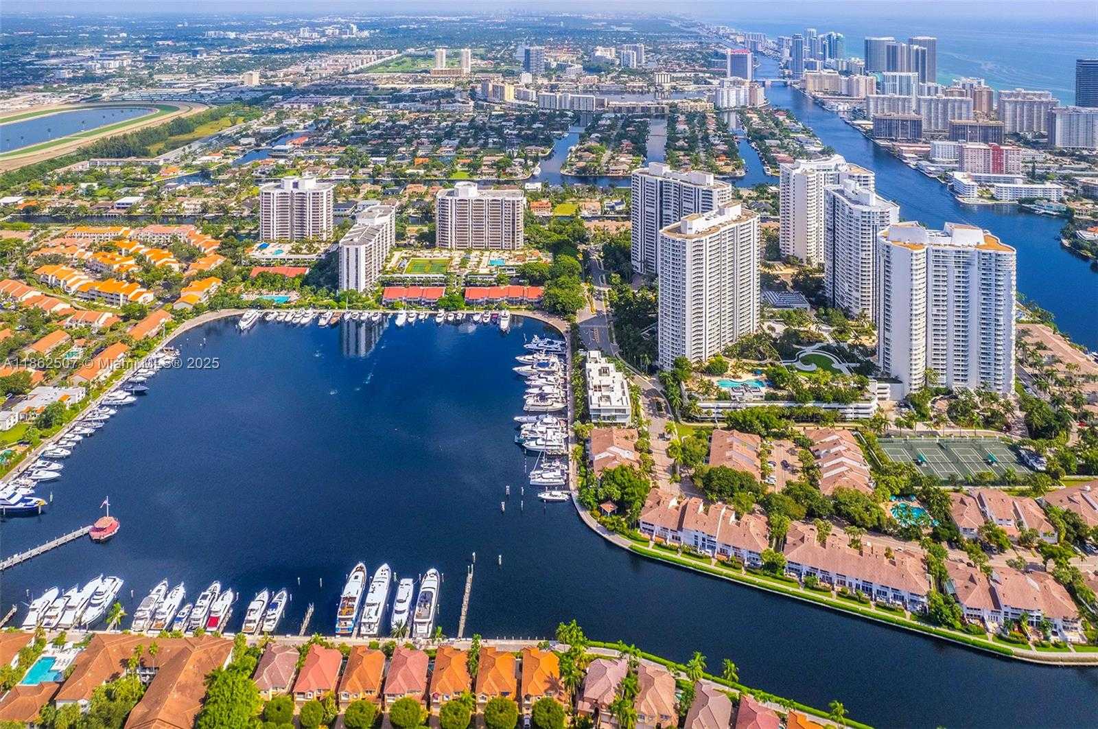 Small Image of 21055 YACHT CLUB DR #2401, Aventura Number 15