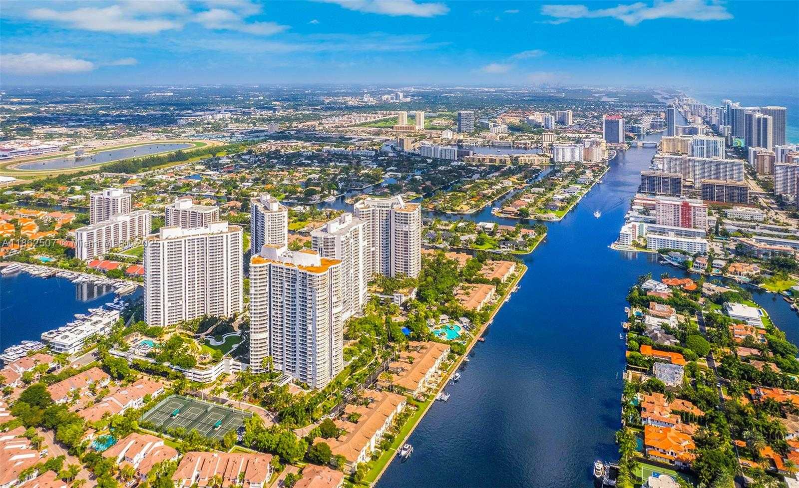 Small Image of 21055 YACHT CLUB DR #2401, Aventura Number 20
