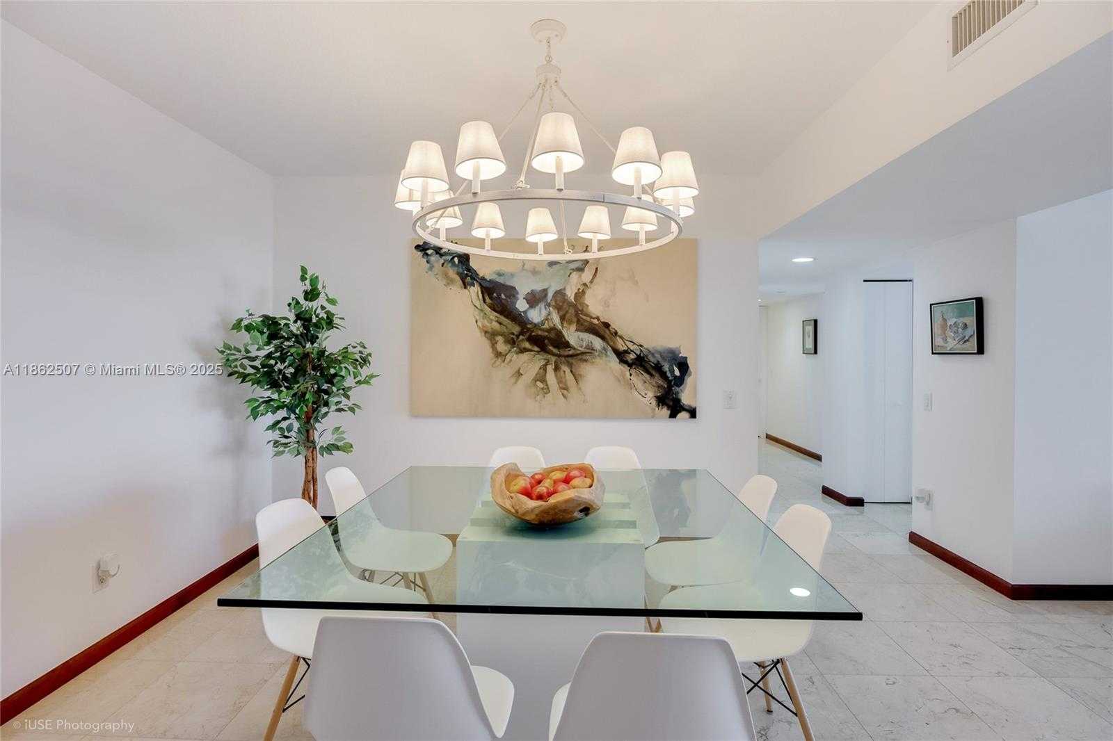 Small Image of 21055 YACHT CLUB DR #2401, Aventura Number 4