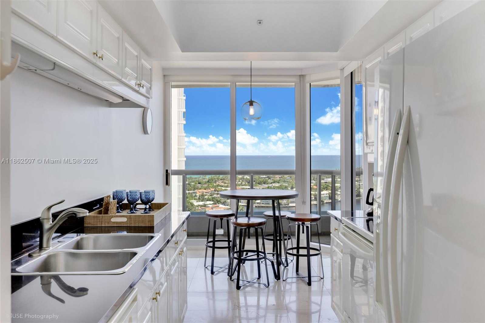 Small Image of 21055 YACHT CLUB DR #2401, Aventura Number 5