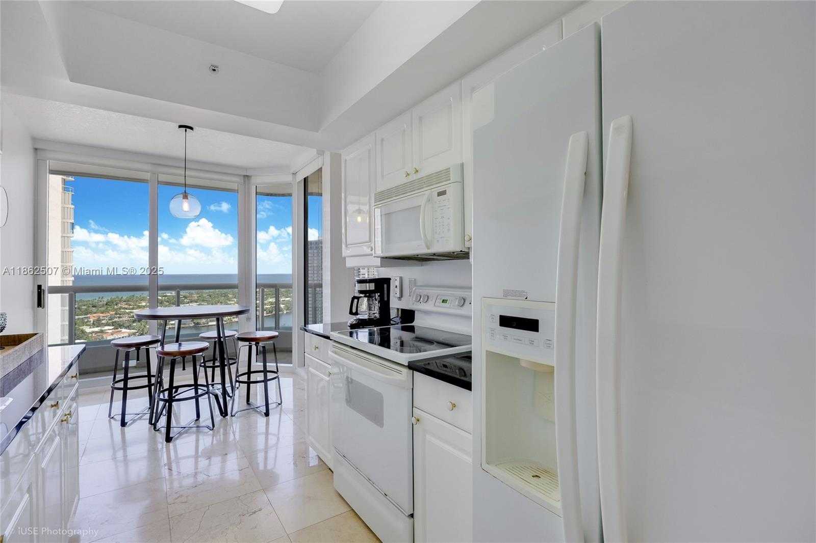 Small Image of 21055 YACHT CLUB DR #2401, Aventura Number 7