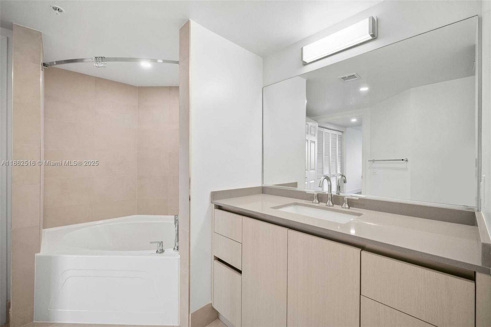 Small Image of 1500 BAY RD #M-0620, Miami Beach Number 28