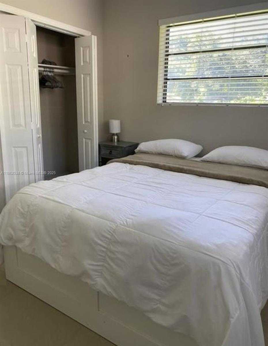 Small Image of 6345 SOUTH WEST 35TH ST, Miami Number 12