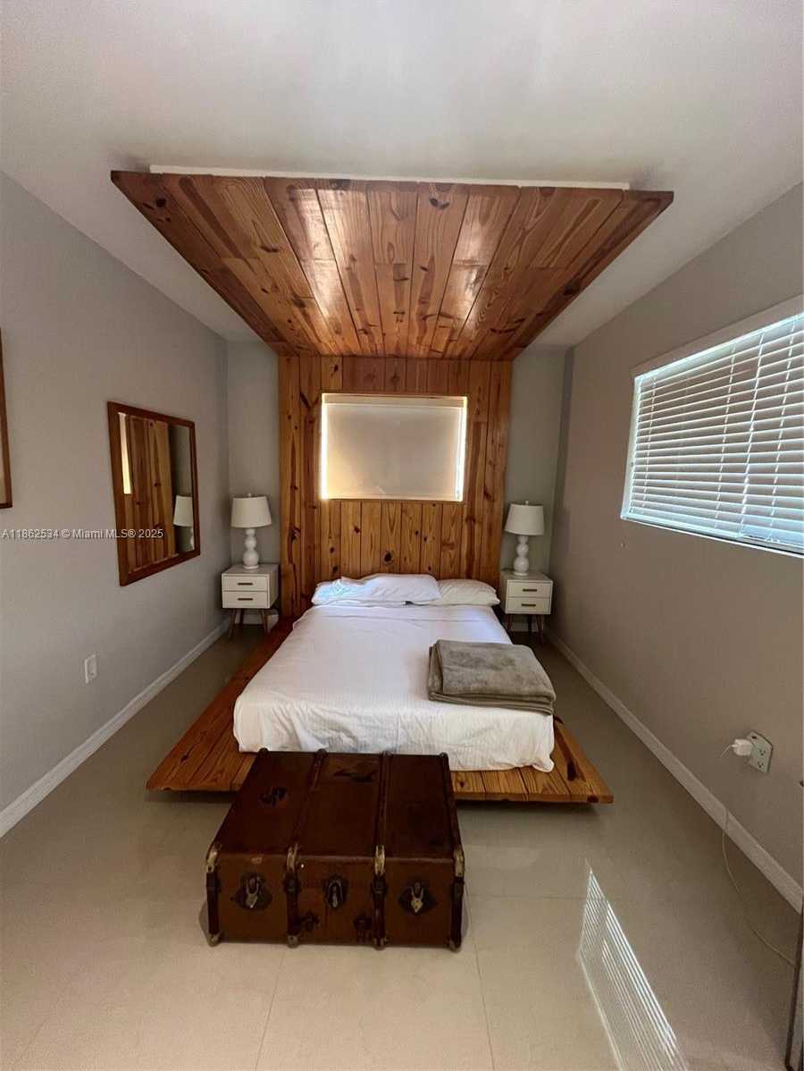 Small Image of 6345 SOUTH WEST 35TH ST, Miami Number 3