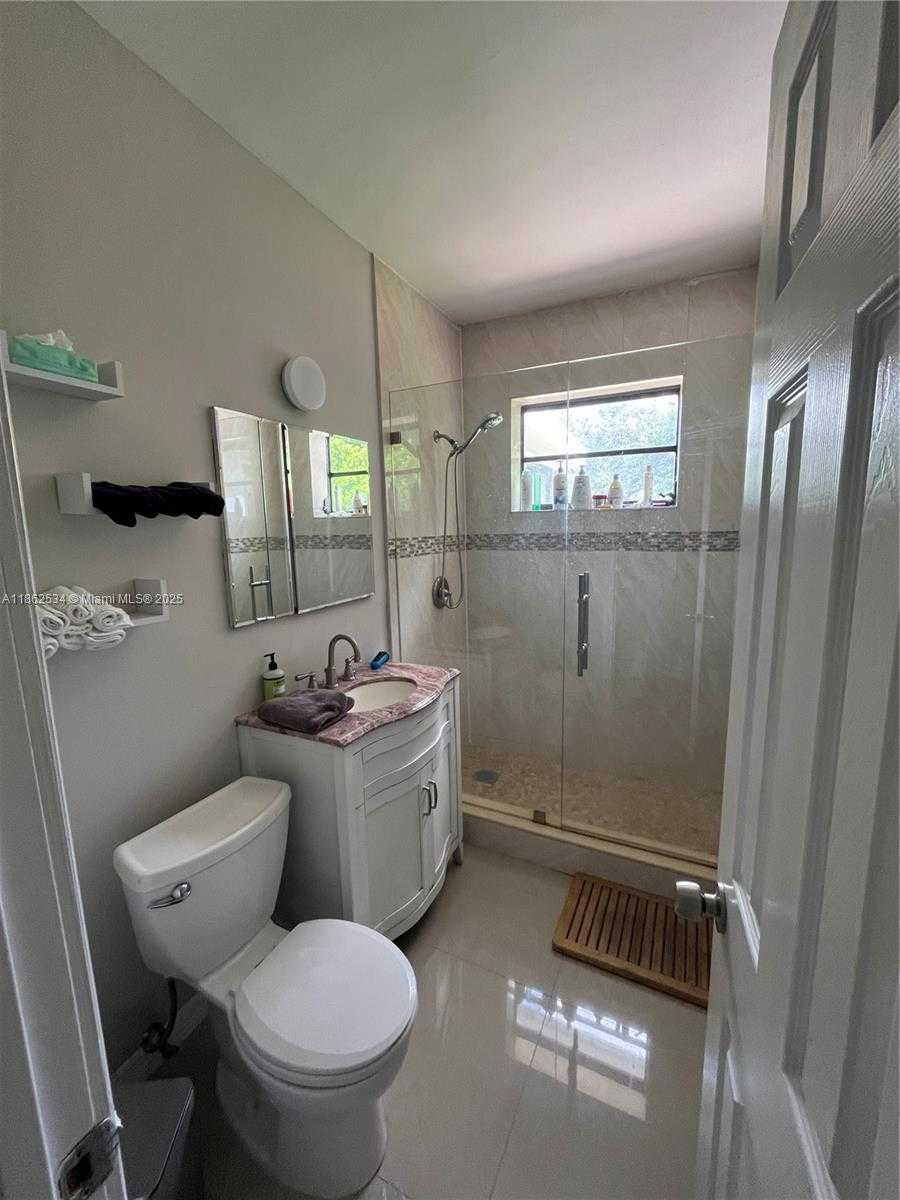 Small Image of 6345 SOUTH WEST 35TH ST, Miami Number 4