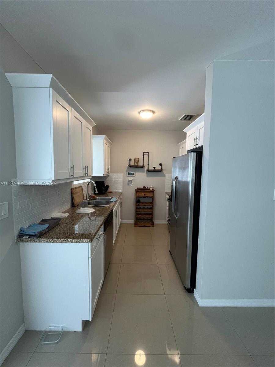 Small Image of 6345 SOUTH WEST 35TH ST, Miami Number 8