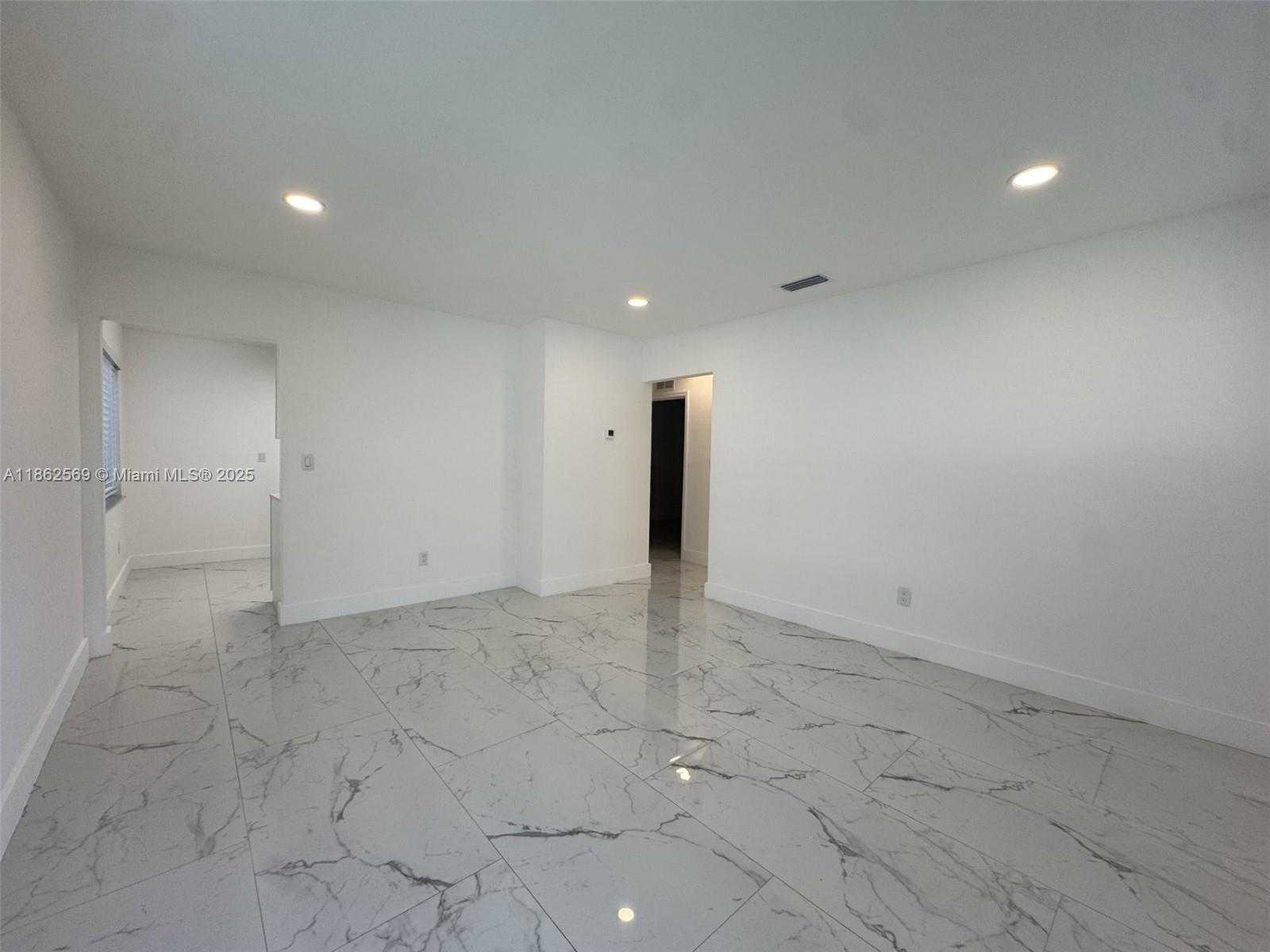 Small Image of 1431 NORTH 14TH WAY #front, Hollywood Number 2