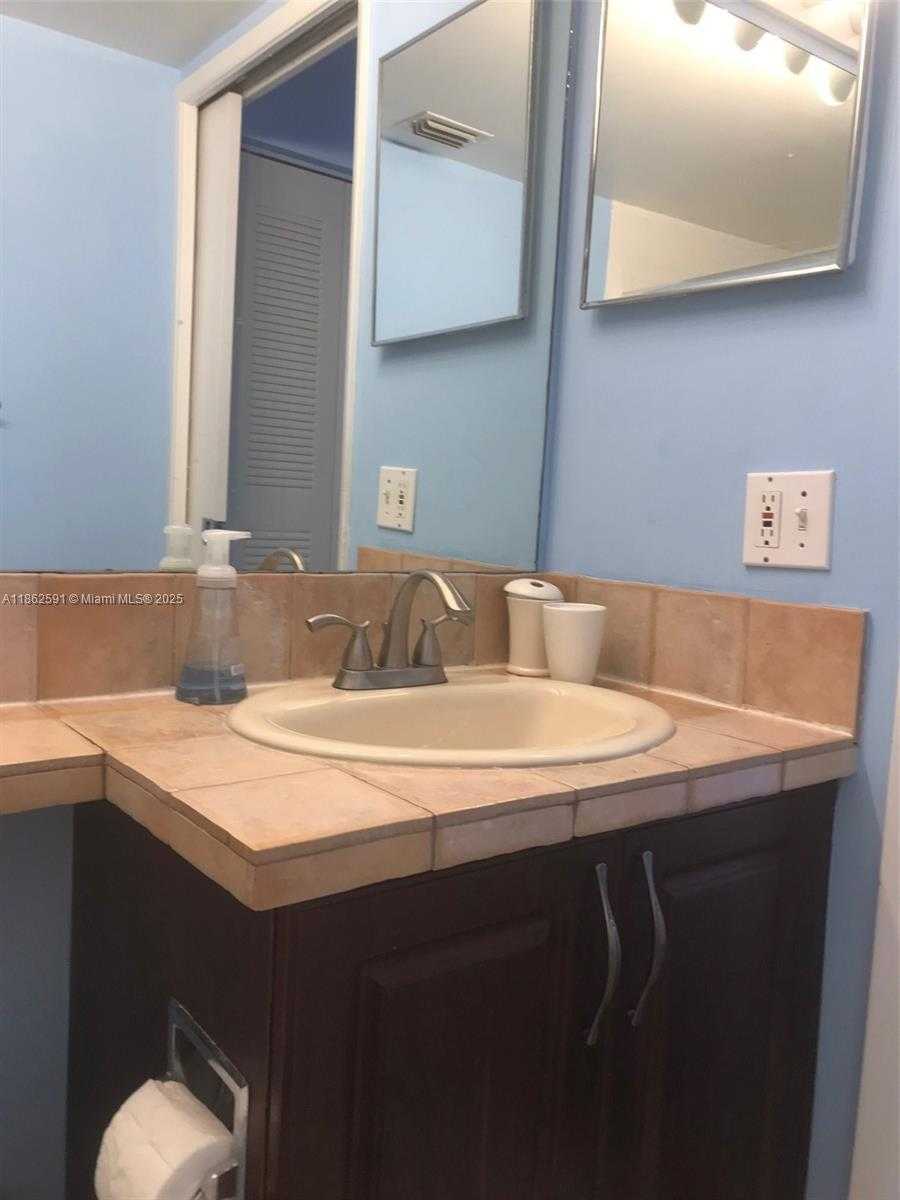 Small Image of 19901 EAST COUNTRY CLUB DR #2607, Aventura Number 17