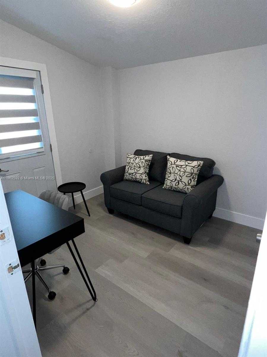 Small Image of 1214 NORTH EAST 180TH ST #1214, North Miami Beach Number 5