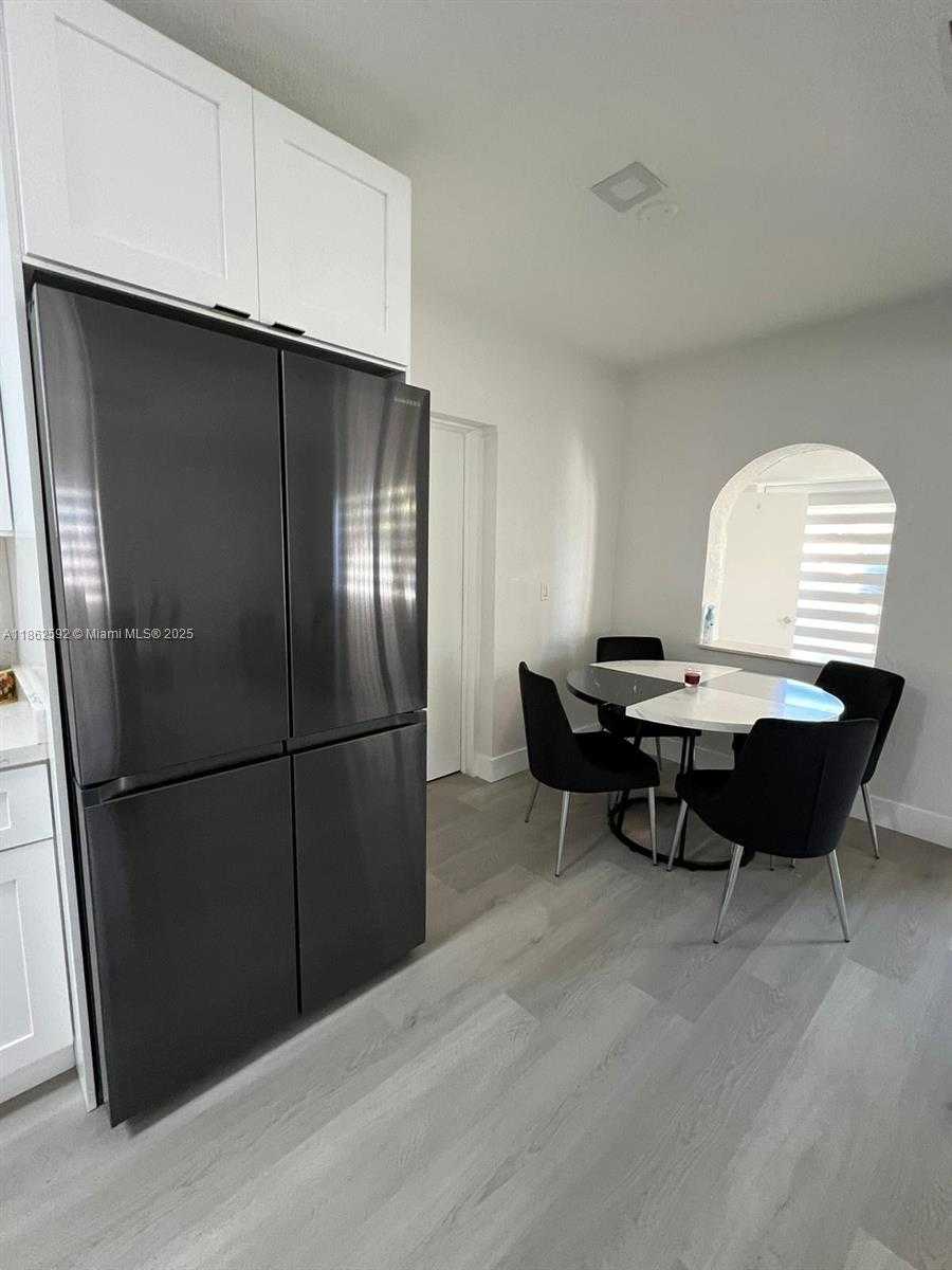Small Image of 1214 NORTH EAST 180TH ST #1214, North Miami Beach Number 6