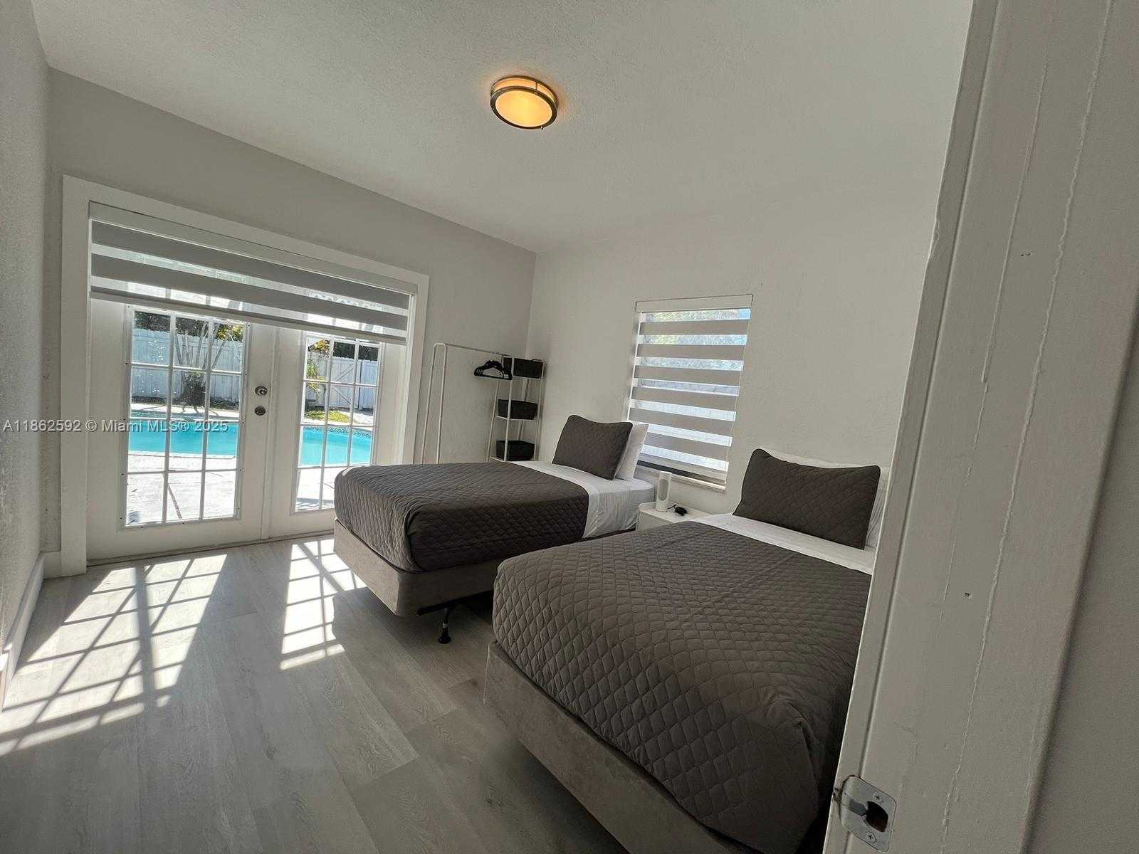 Small Image of 1214 NORTH EAST 180TH ST #1214, North Miami Beach Number 8