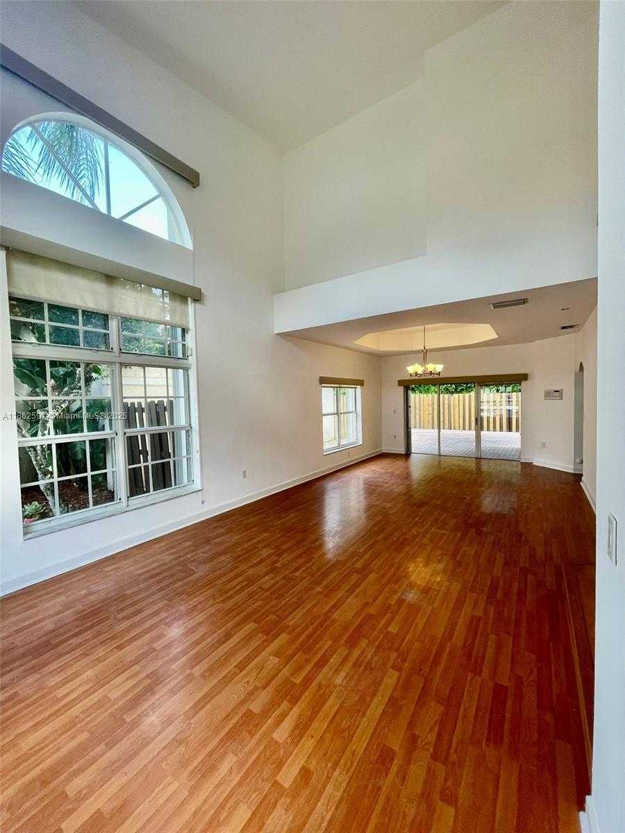 Small Image of 5871 NORTH WEST 112TH CT, Doral Number 10