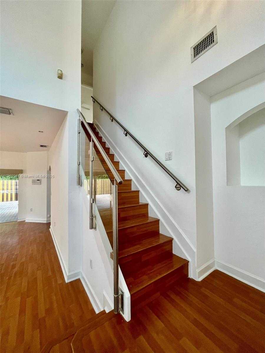 Small Image of 5871 NORTH WEST 112TH CT, Doral Number 14