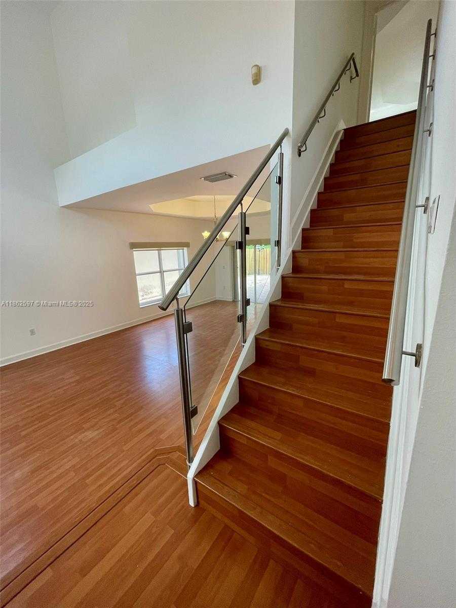 Small Image of 5871 NORTH WEST 112TH CT, Doral Number 15