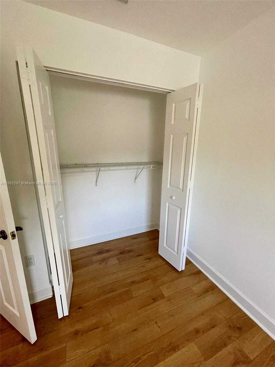 Small Image of 5871 NORTH WEST 112TH CT, Doral Number 20