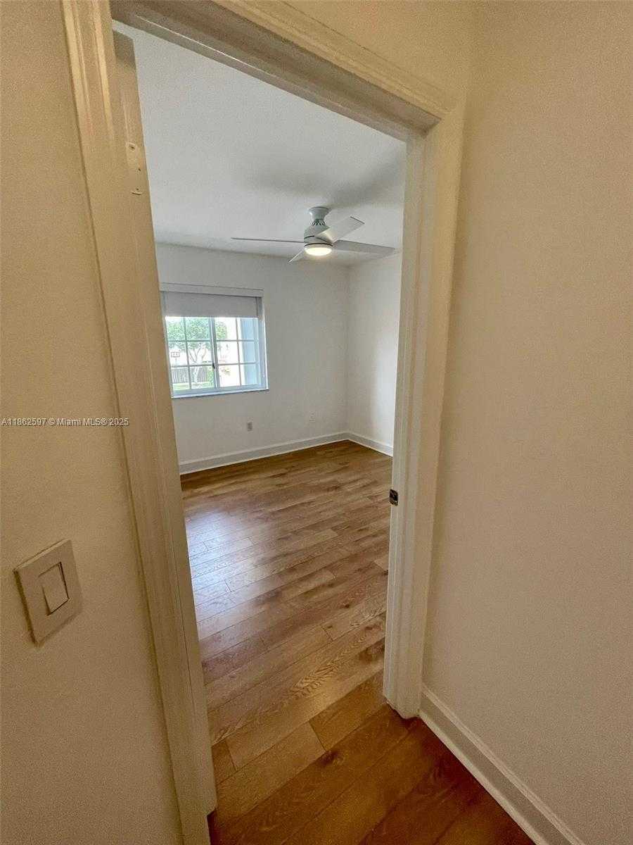 Small Image of 5871 NORTH WEST 112TH CT, Doral Number 21