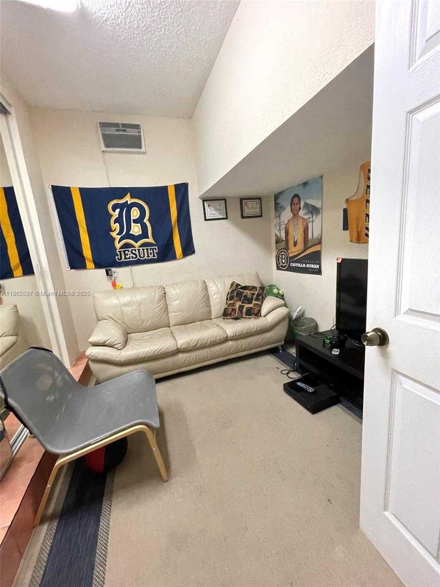 Small Image of 5871 NORTH WEST 112TH CT, Doral Number 37