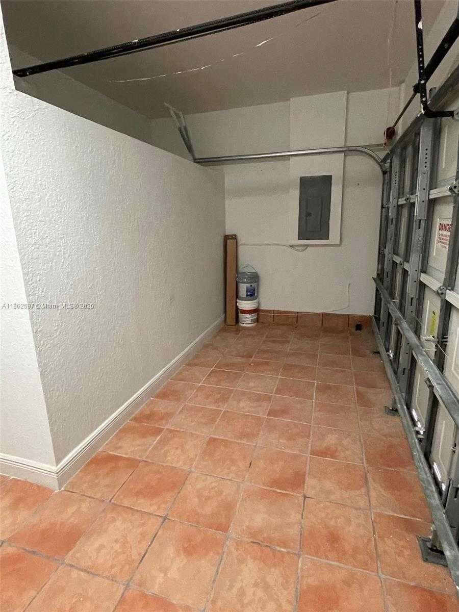 Small Image of 5871 NORTH WEST 112TH CT, Doral Number 40