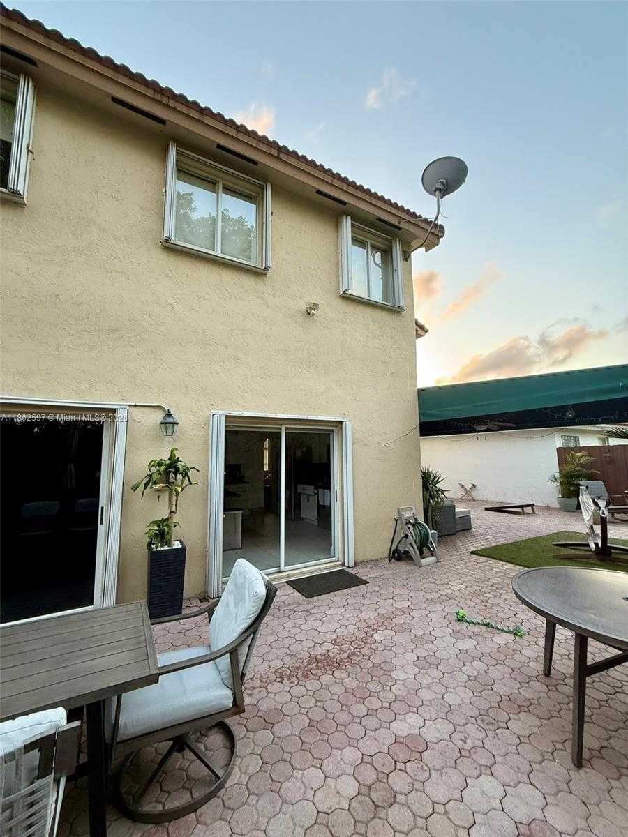 Small Image of 5871 NORTH WEST 112TH CT, Doral Number 43