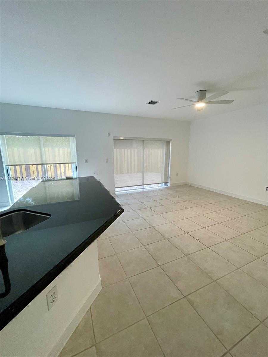 Small Image of 5871 NORTH WEST 112TH CT, Doral Number 6