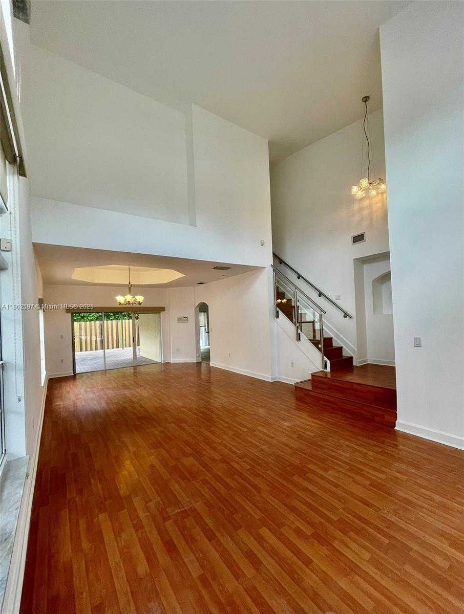 Small Image of 5871 NORTH WEST 112TH CT, Doral Number 9