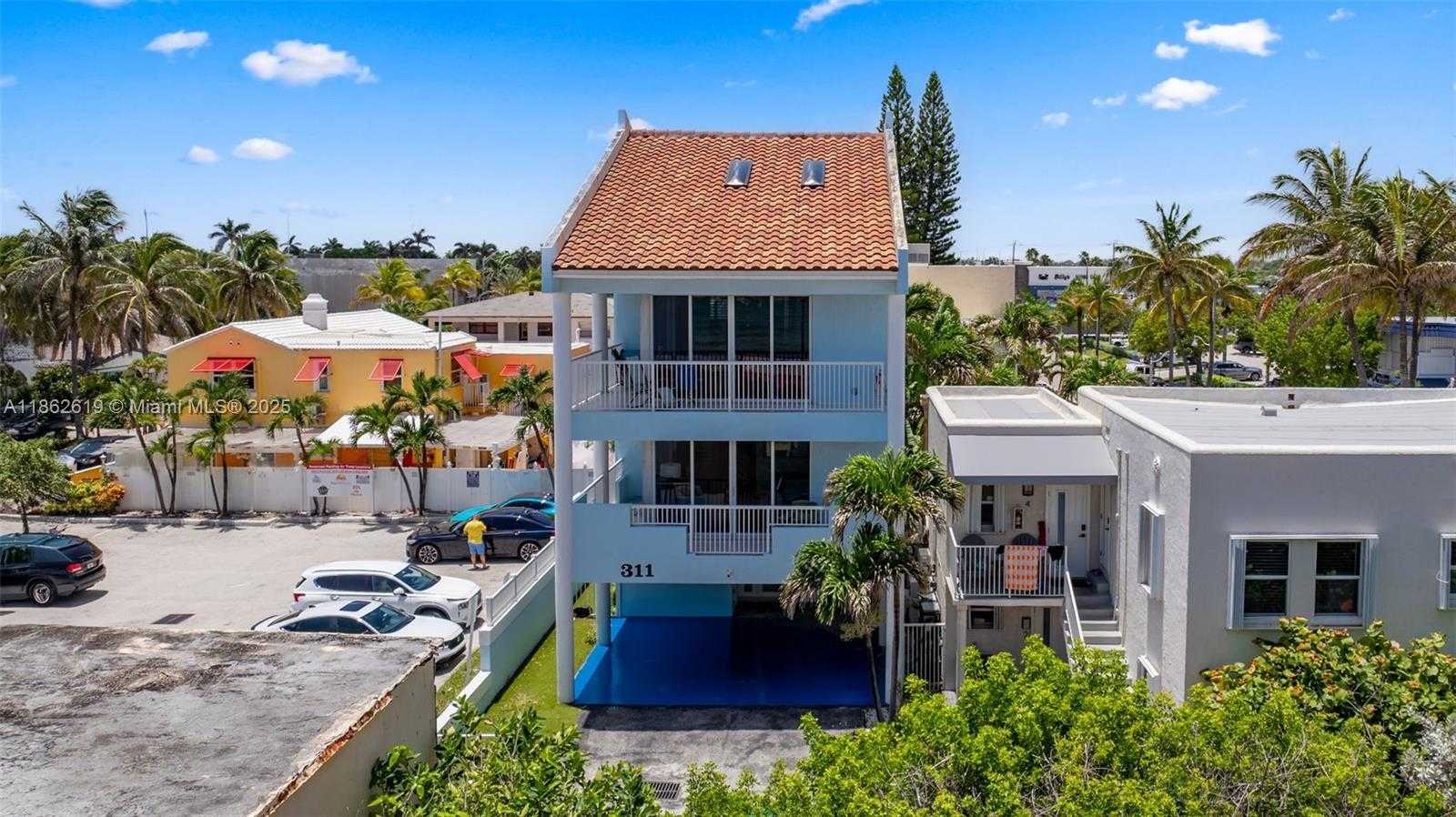 Small Image of Hollywood Number 6