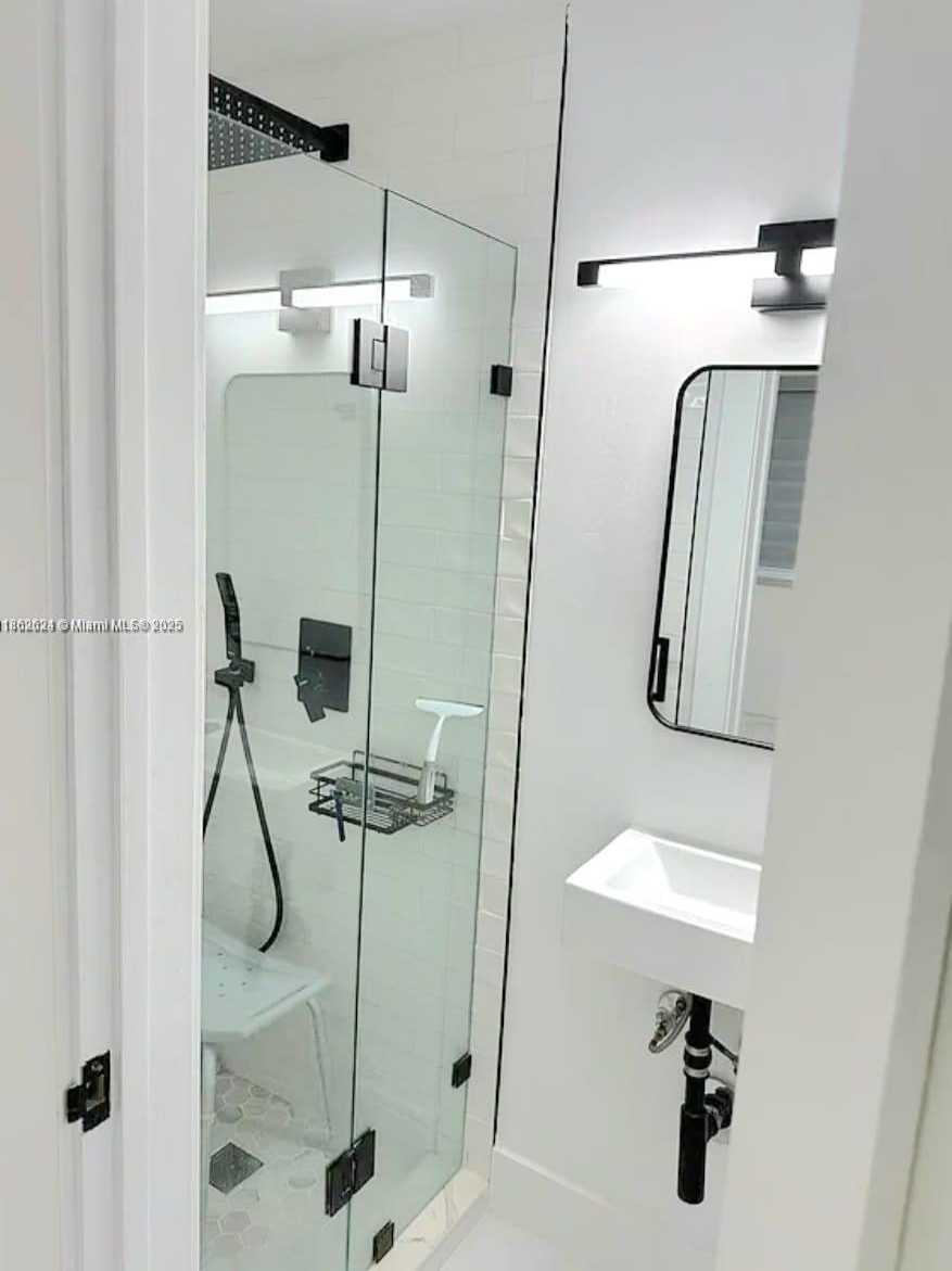 Small Image of 815 WEST 39TH ST #1, Miami Beach Number 17