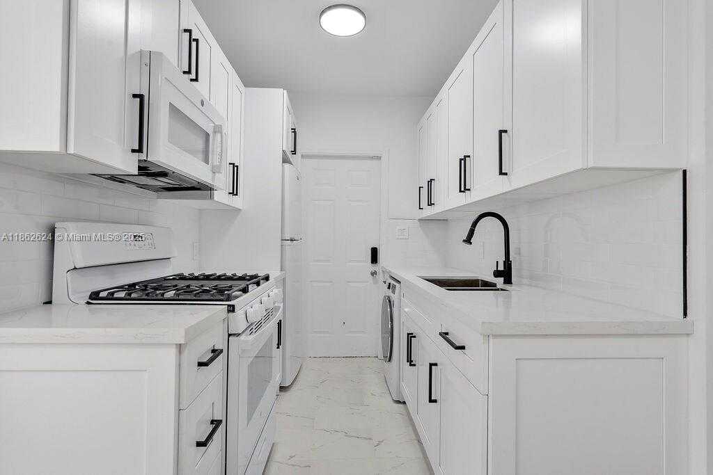 Small Image of 815 WEST 39TH ST #1, Miami Beach Number 9