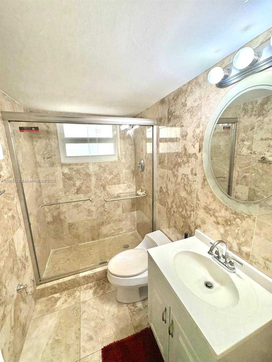 Small Image of 720 COLLINS AVE #308, Miami Beach Number 12