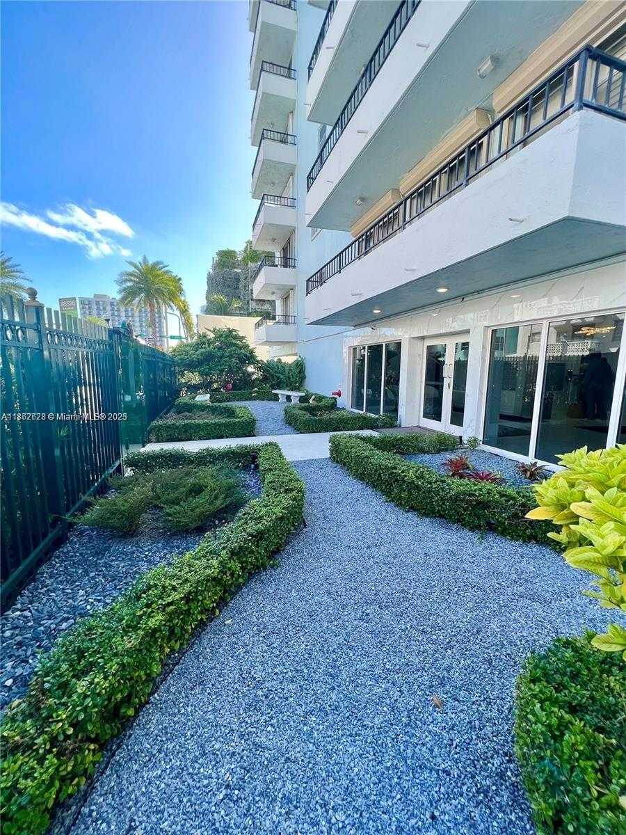 Small Image of 720 COLLINS AVE #308, Miami Beach Number 15
