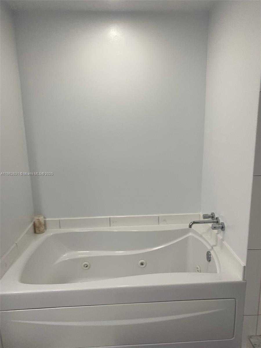 Small Image of 55 SOUTH EAST 6TH ST #3004, Miami Number 10