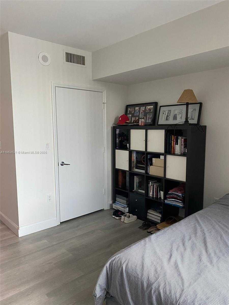 Small Image of 55 SOUTH EAST 6TH ST #3004, Miami Number 15