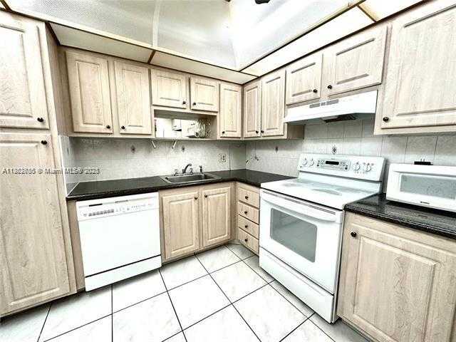 Small Image of 3800 SOUTH OCEAN DR #618, Hollywood Number 3
