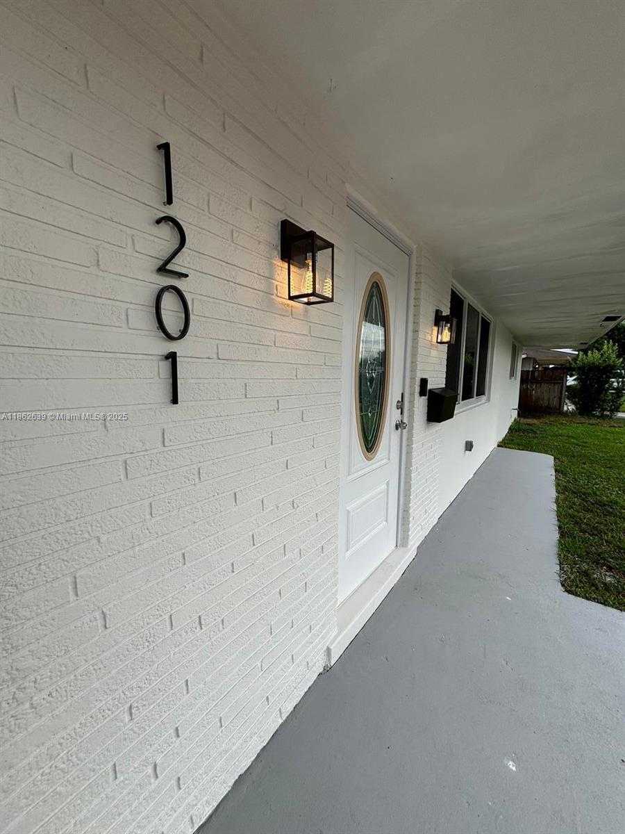 Small Image of 1201 NORTH WEST 79TH, Pembroke Pines Number 2
