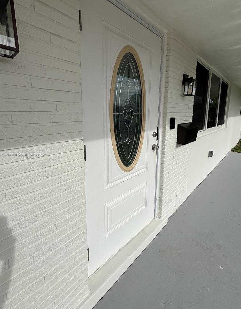 Small Image of 1201 NORTH WEST 79TH, Pembroke Pines Number 7