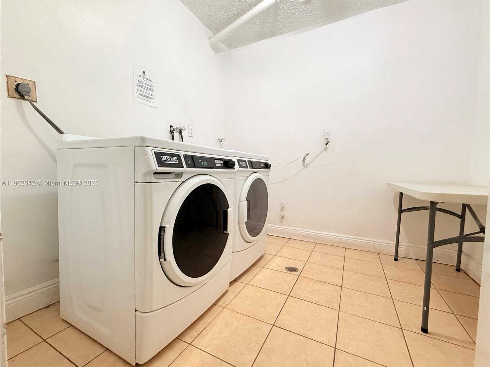 Small Image of 2781 TAFT ST #208, Hollywood Number 19