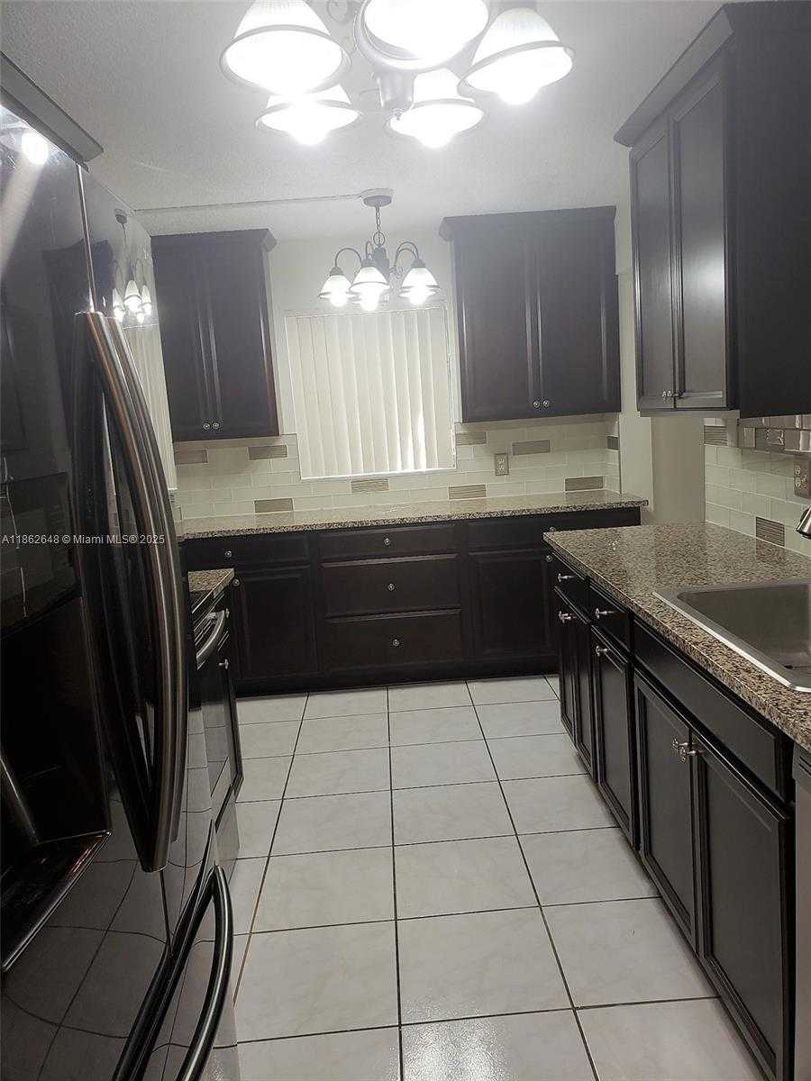 Small Image of 708 SOUTH WEST 24TH ST, Boynton Beach Number 2