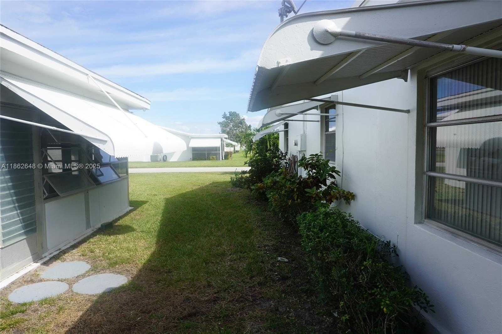 Small Image of 708 SOUTH WEST 24TH ST, Boynton Beach Number 28