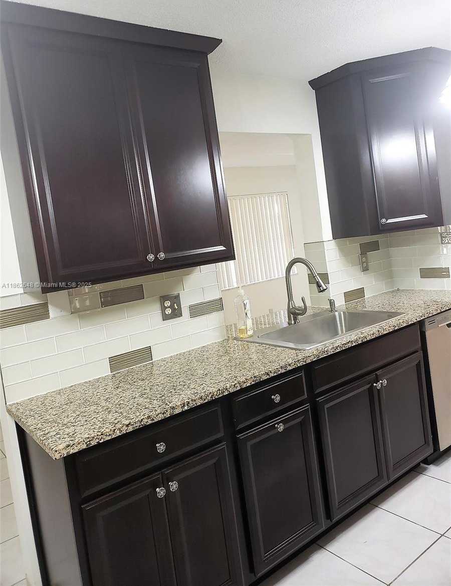 Small Image of 708 SOUTH WEST 24TH ST, Boynton Beach Number 4