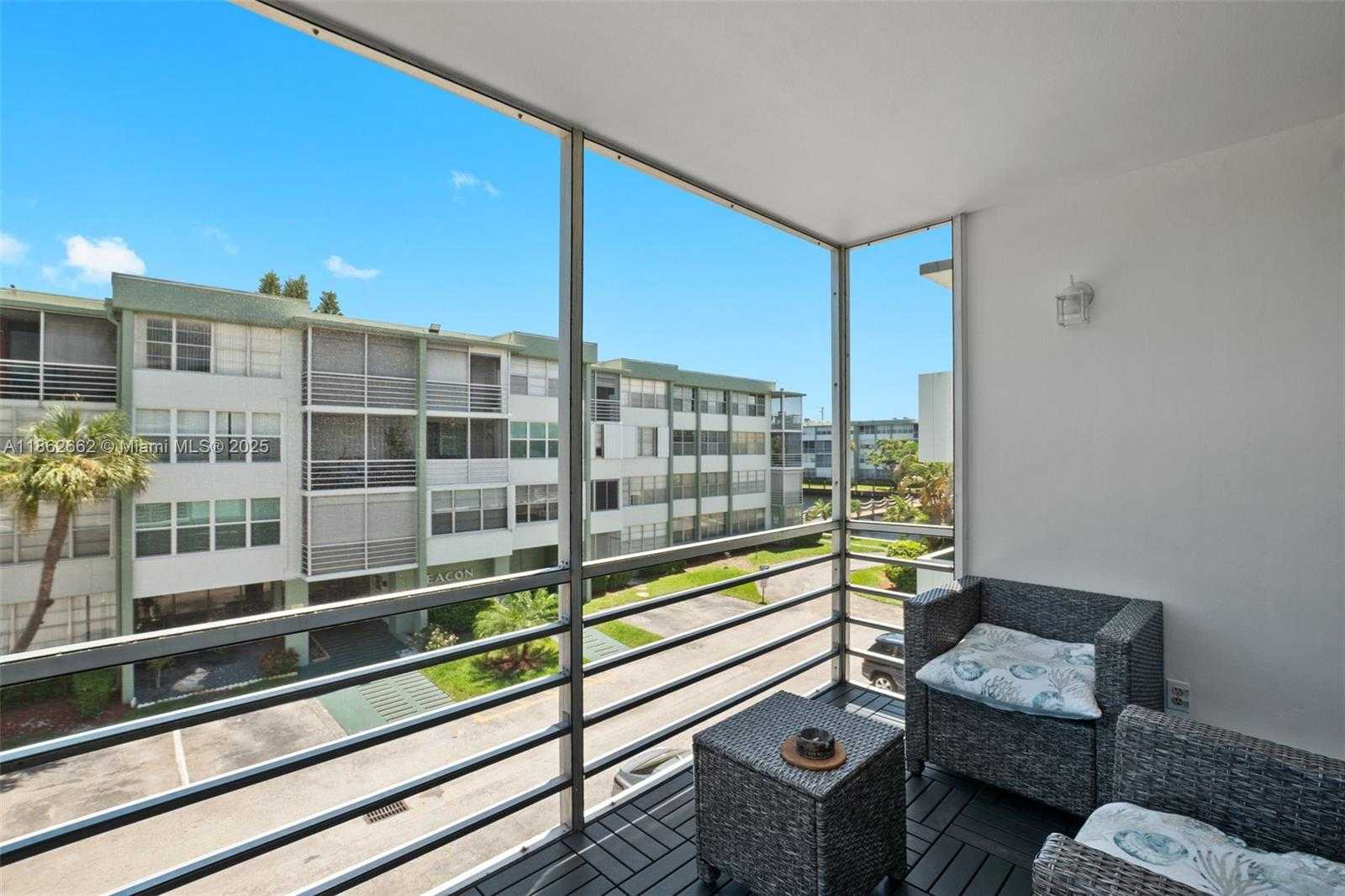 Small Image of 2771 TAFT ST #303, Hollywood Number 10