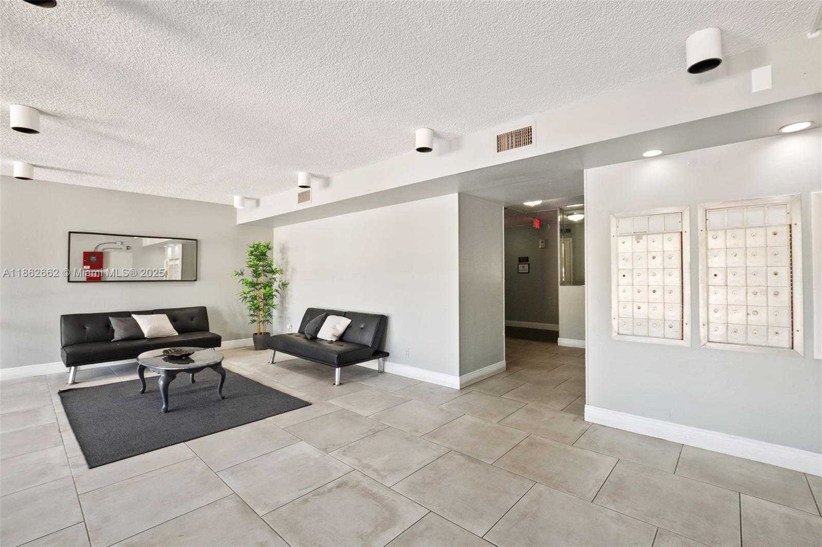 Small Image of 2771 TAFT ST #303, Hollywood Number 25