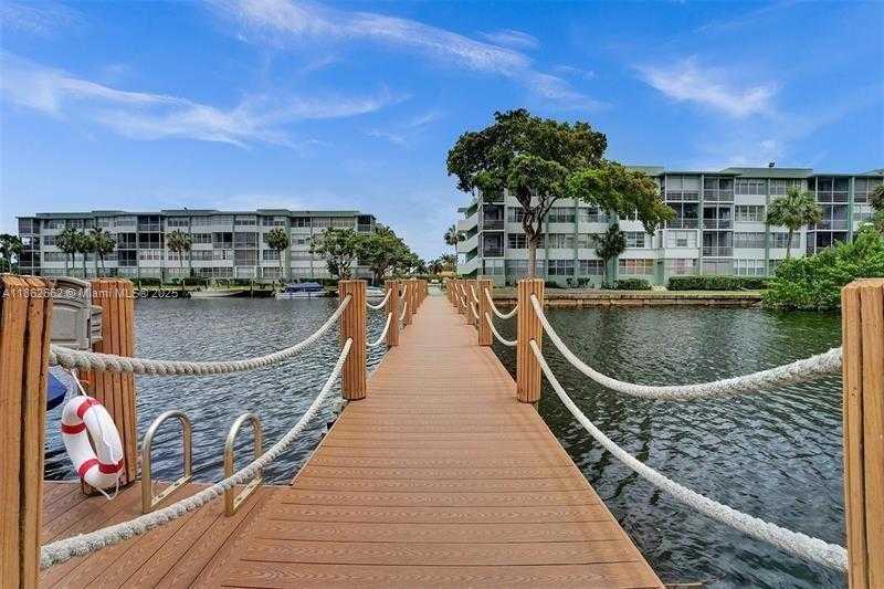 Small Image of 2771 TAFT ST #303, Hollywood Number 30