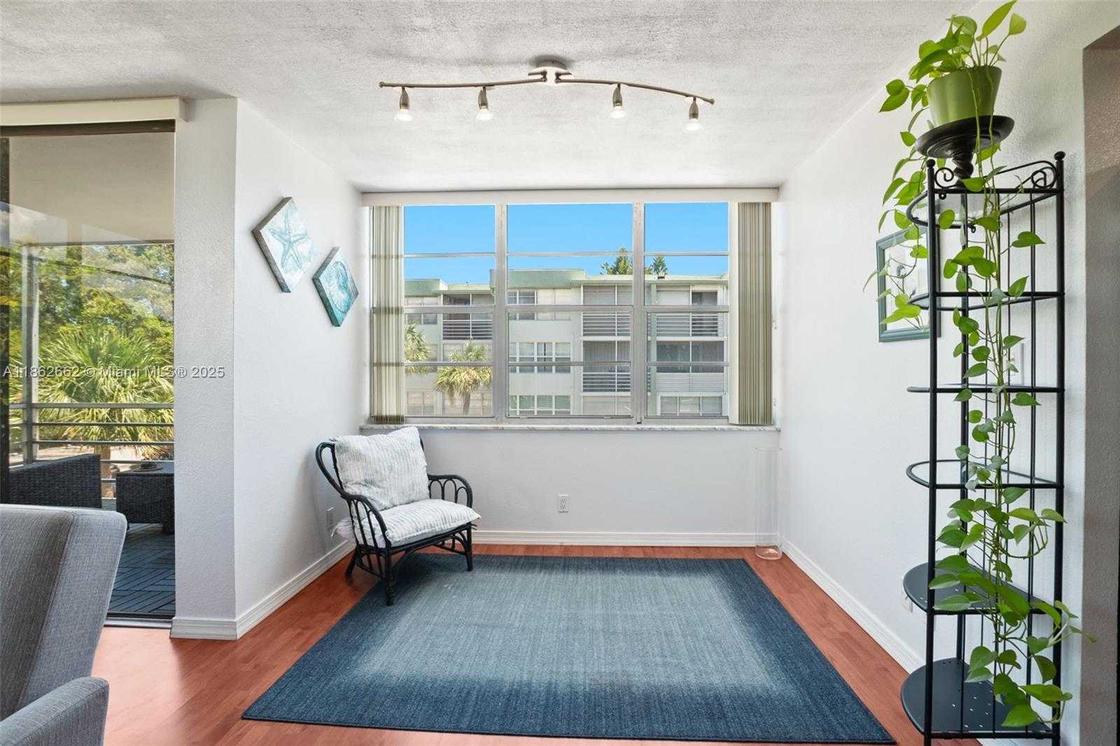 Small Image of 2771 TAFT ST #303, Hollywood Number 8