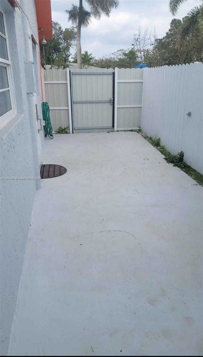 Small Image of 18490 SOUTH WEST 295TH TER, Homestead Number 14