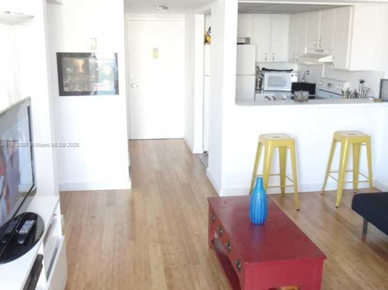 Small Image of 1035 WEST AVE #302, Miami Beach Number 11
