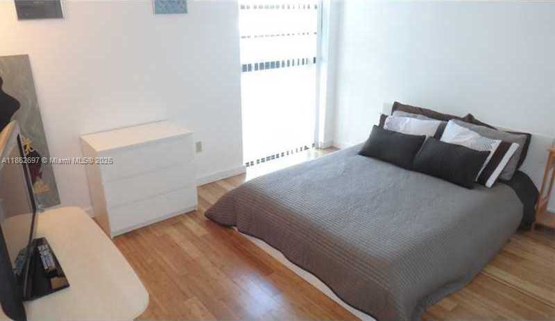 Small Image of 1035 WEST AVE #302, Miami Beach Number 14