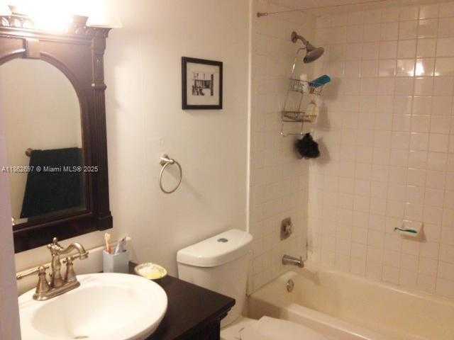 Small Image of 1035 WEST AVE #302, Miami Beach Number 15