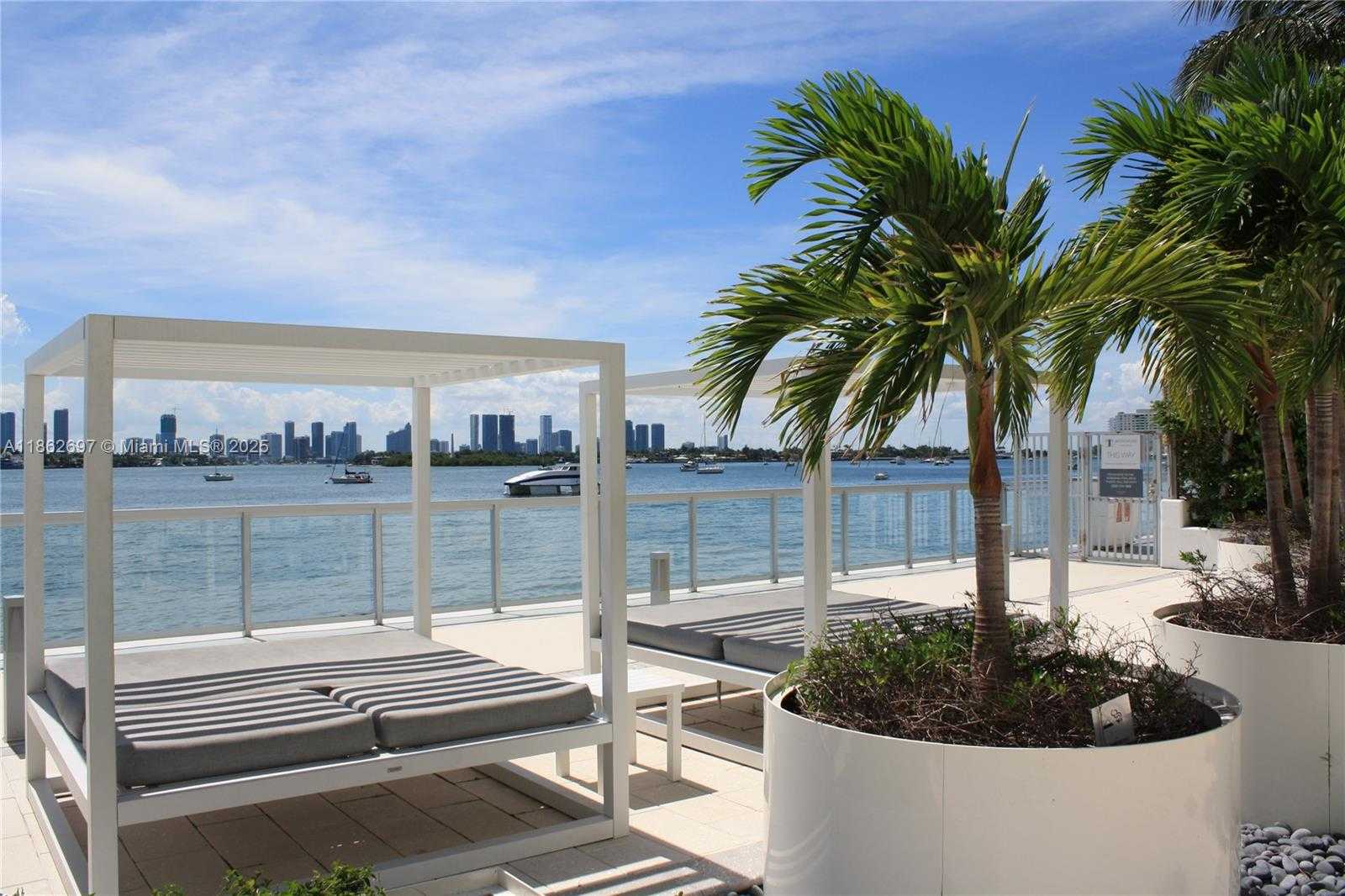 Small Image of 1035 WEST AVE #302, Miami Beach Number 18