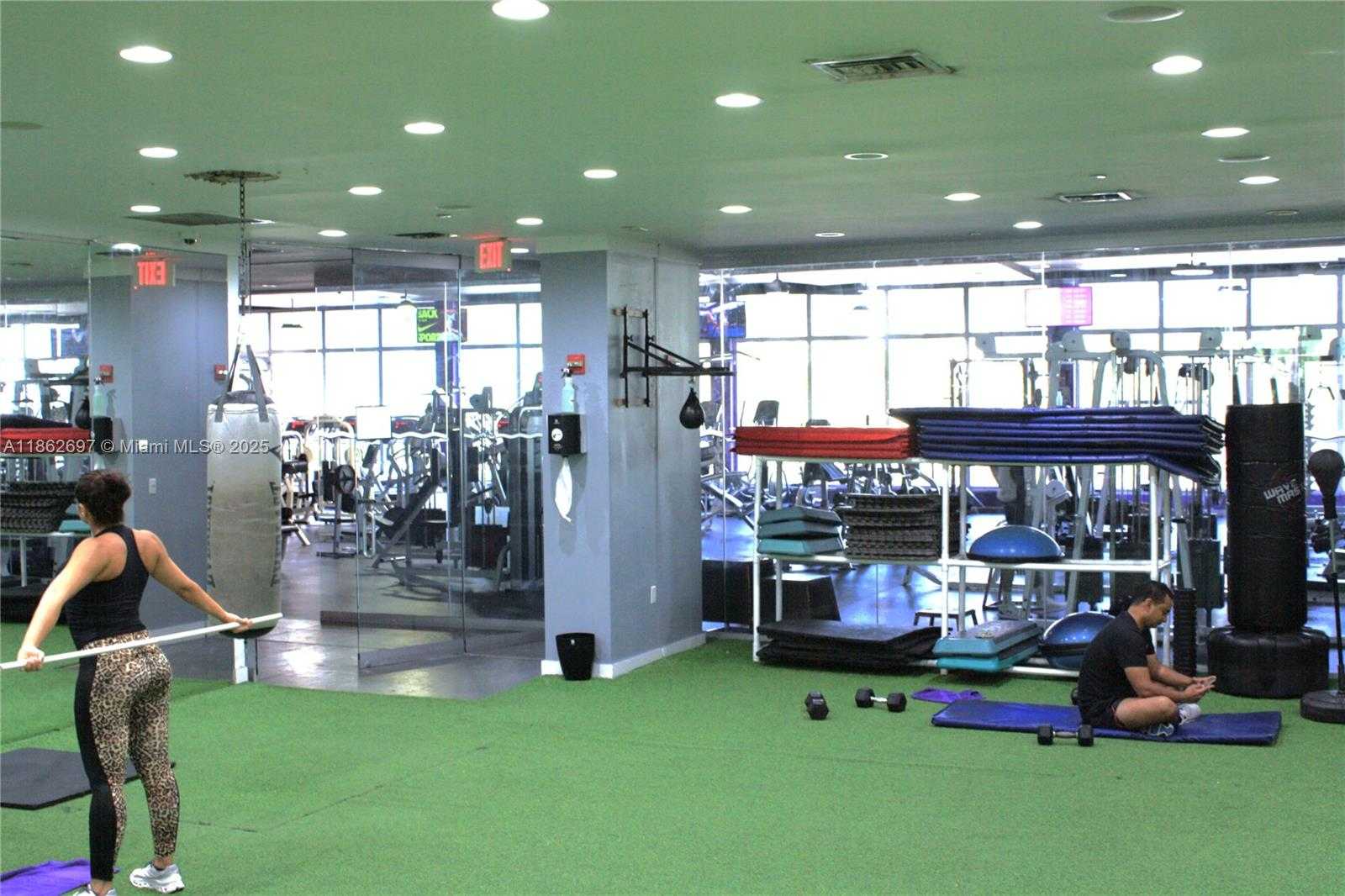 Small Image of 1035 WEST AVE #302, Miami Beach Number 21