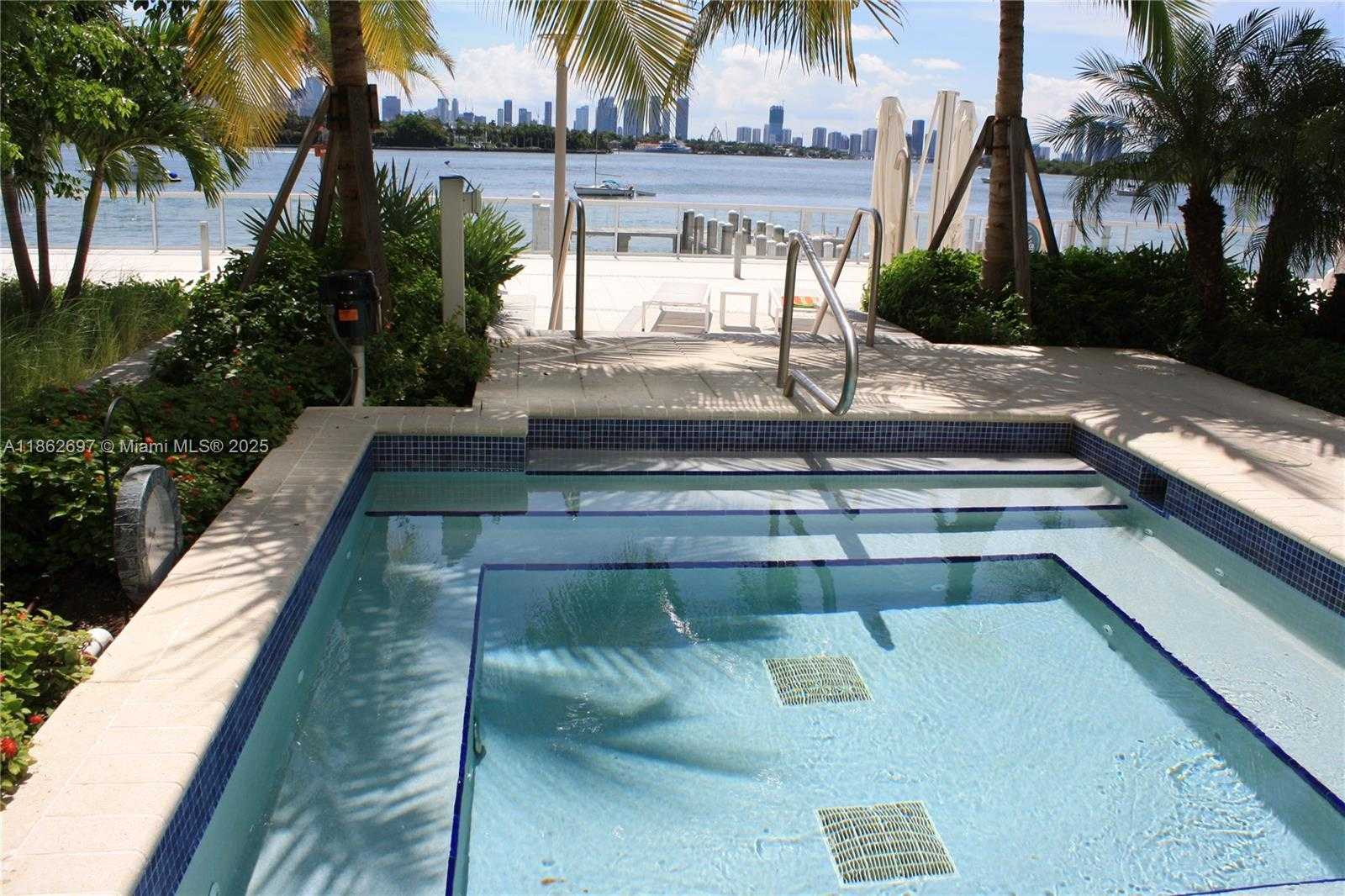 Small Image of 1035 WEST AVE #302, Miami Beach Number 4
